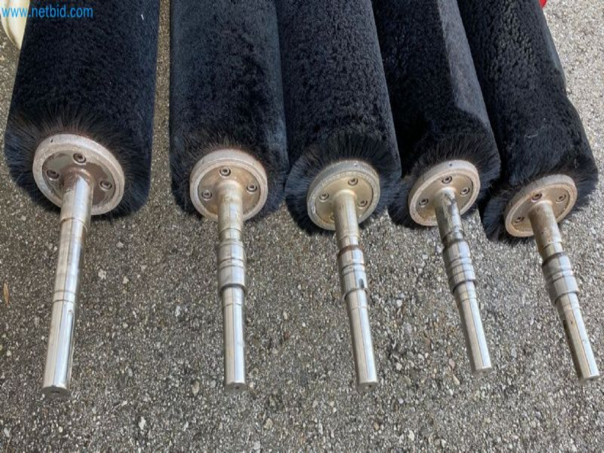 Sale of a complete warehouse of machinery for the glass industry in Spain-3