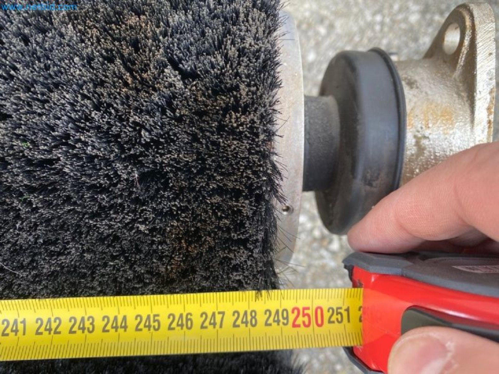 Sale of a complete warehouse of machinery for the glass industry in Spain-4