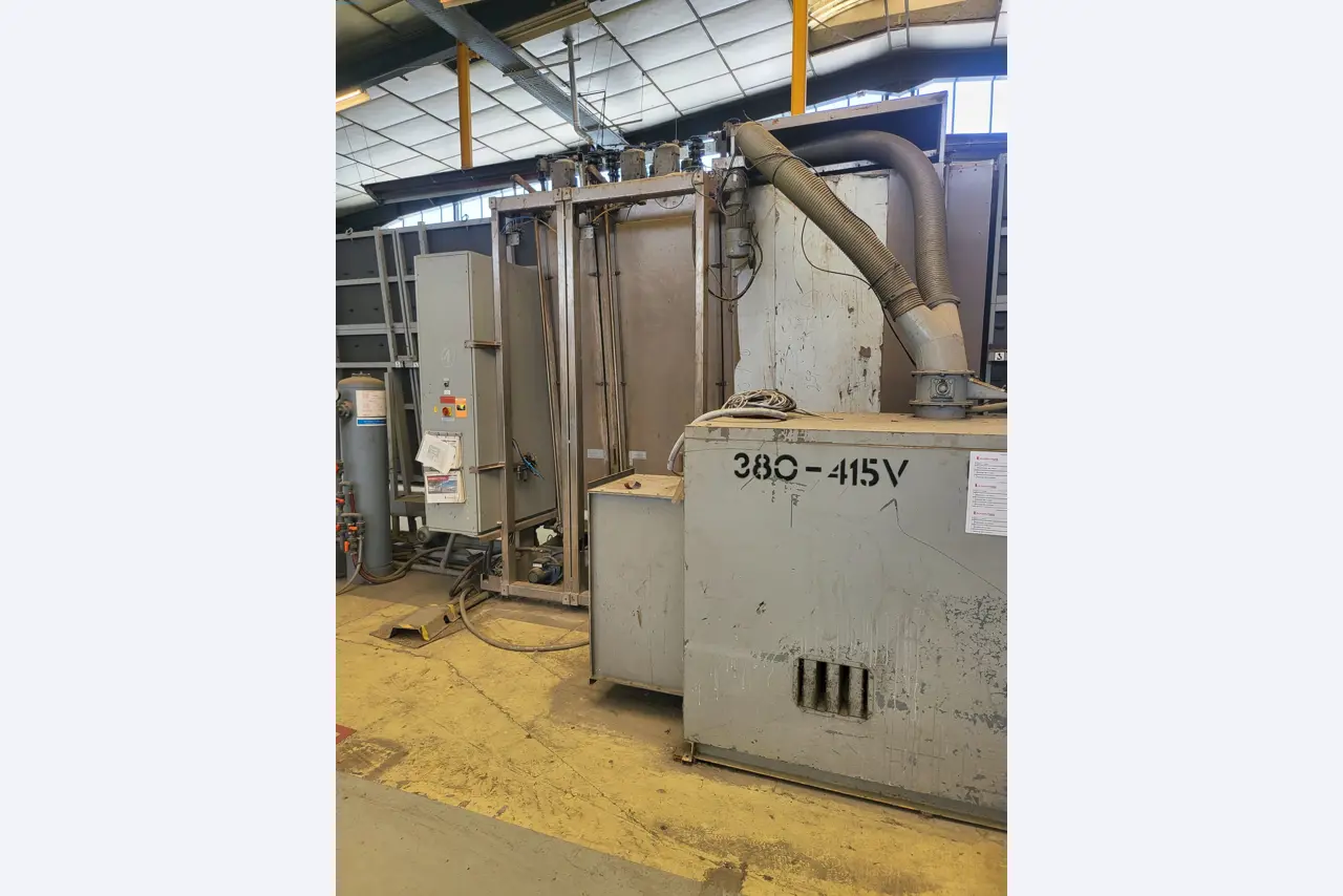 Sale of a complete warehouse of machinery for the glass industry in Spain-17