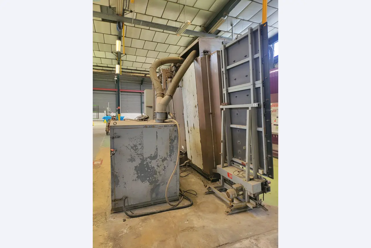 Sale of a complete warehouse of machinery for the glass industry in Spain-3