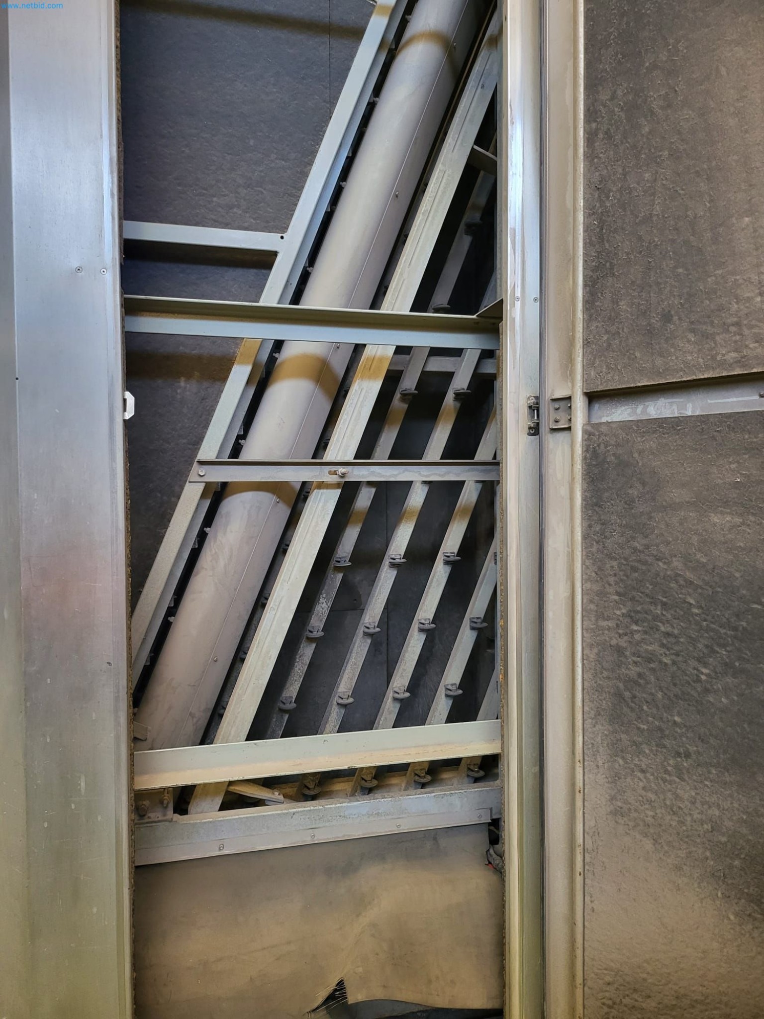 Sale of a complete warehouse of machinery for the glass industry in Spain-4