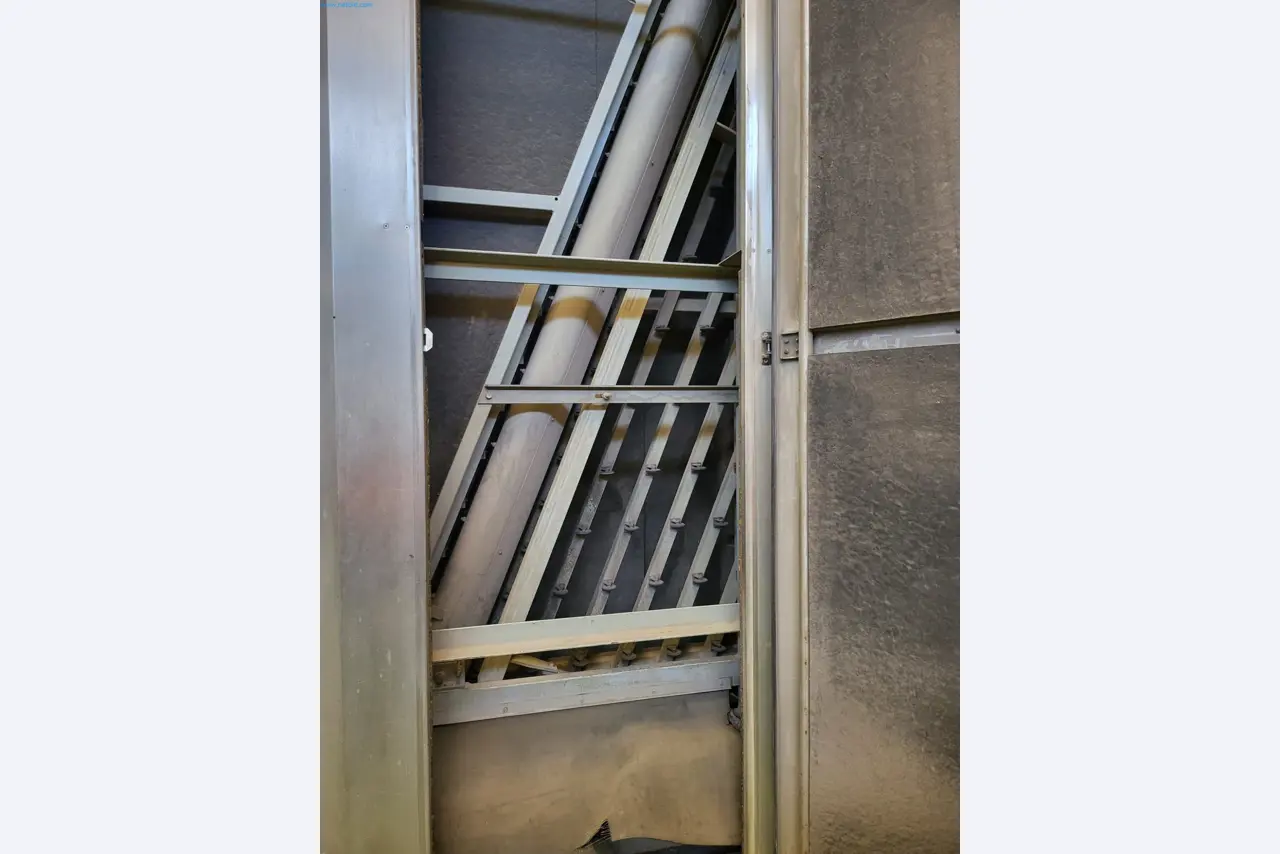 Sale of a complete warehouse of machinery for the glass industry in Spain-4