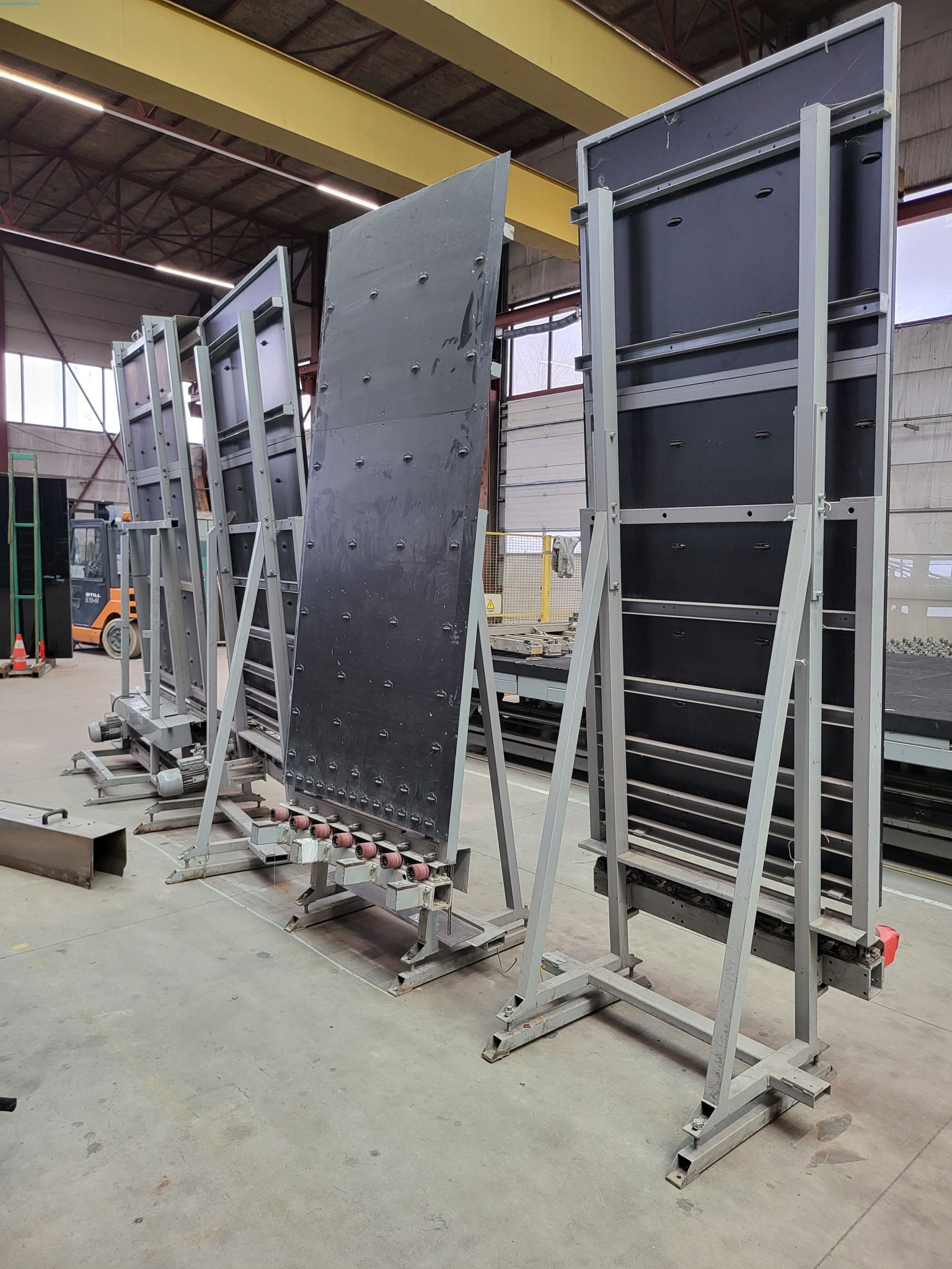 Sale of a complete warehouse of machinery for the glass industry in Spain-10