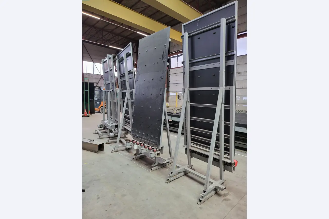 Sale of a complete warehouse of machinery for the glass industry in Spain-10