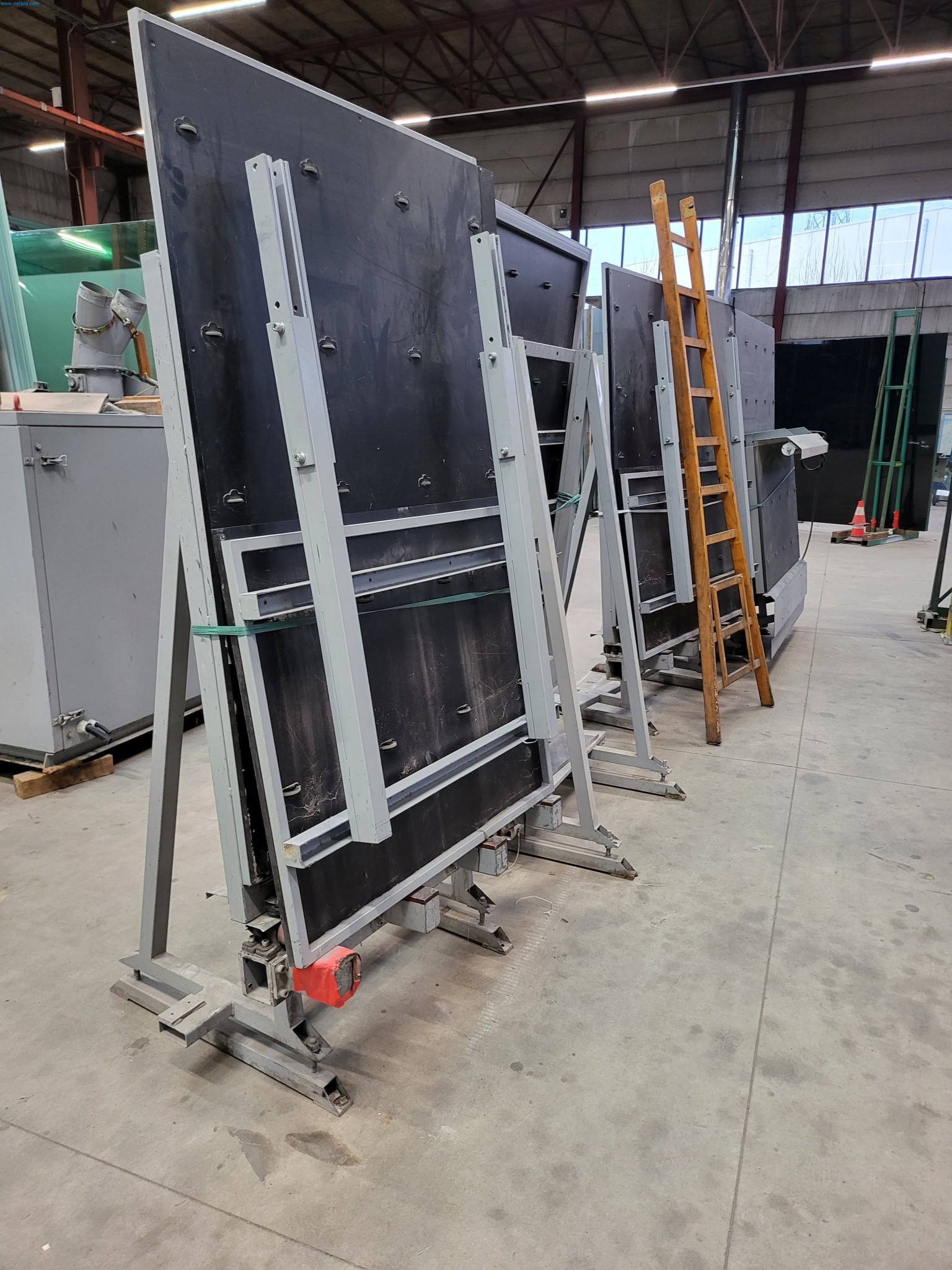 Sale of a complete warehouse of machinery for the glass industry in Spain-11