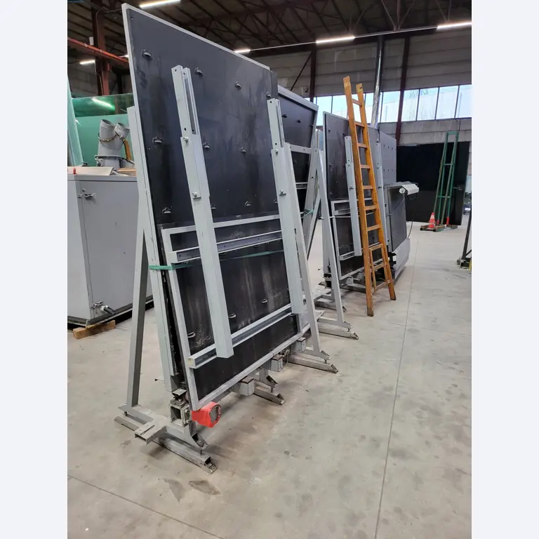 Sale of a complete warehouse of machinery for the glass industry in Spain-11