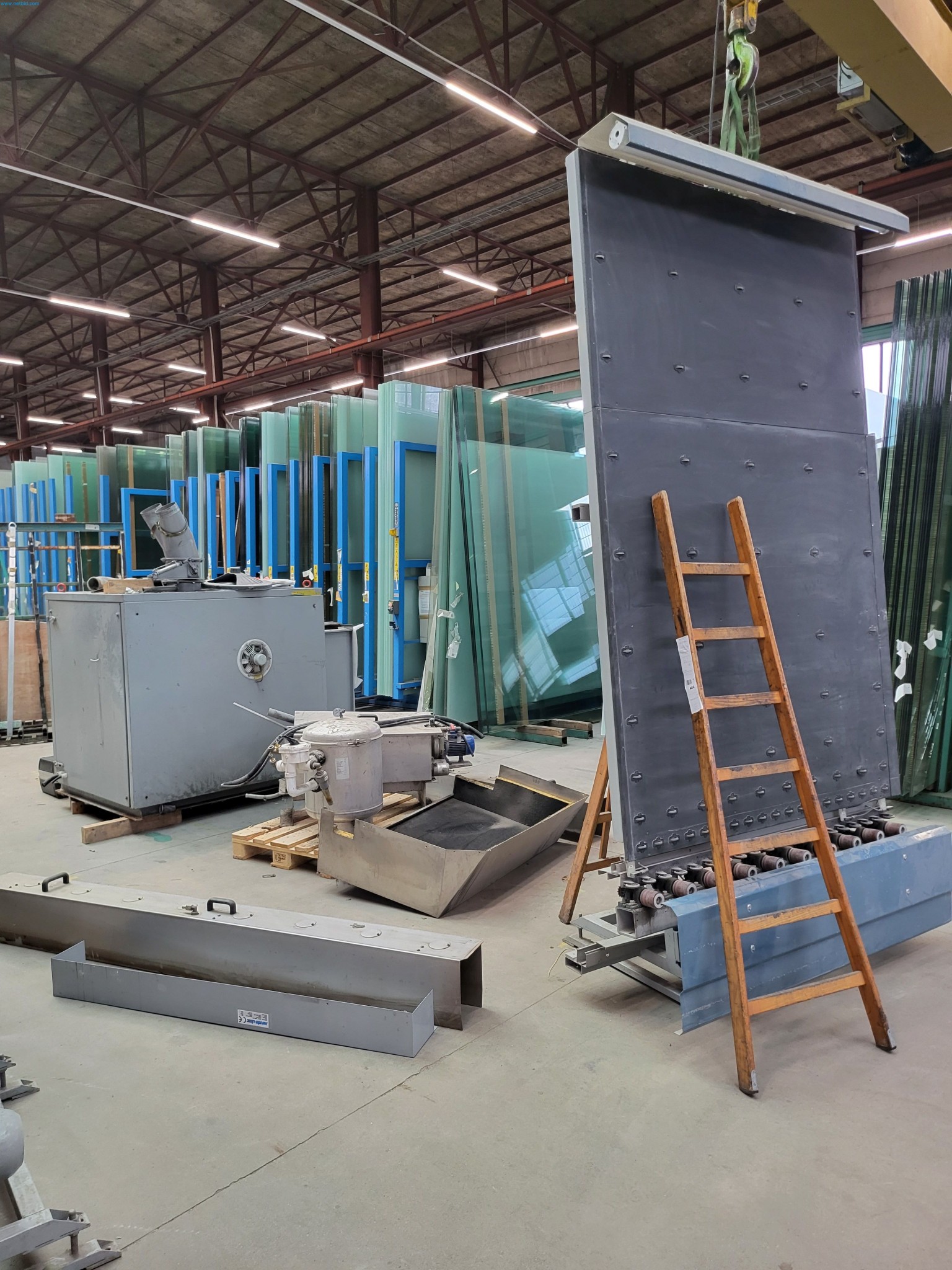 Sale of a complete warehouse of machinery for the glass industry in Spain-3