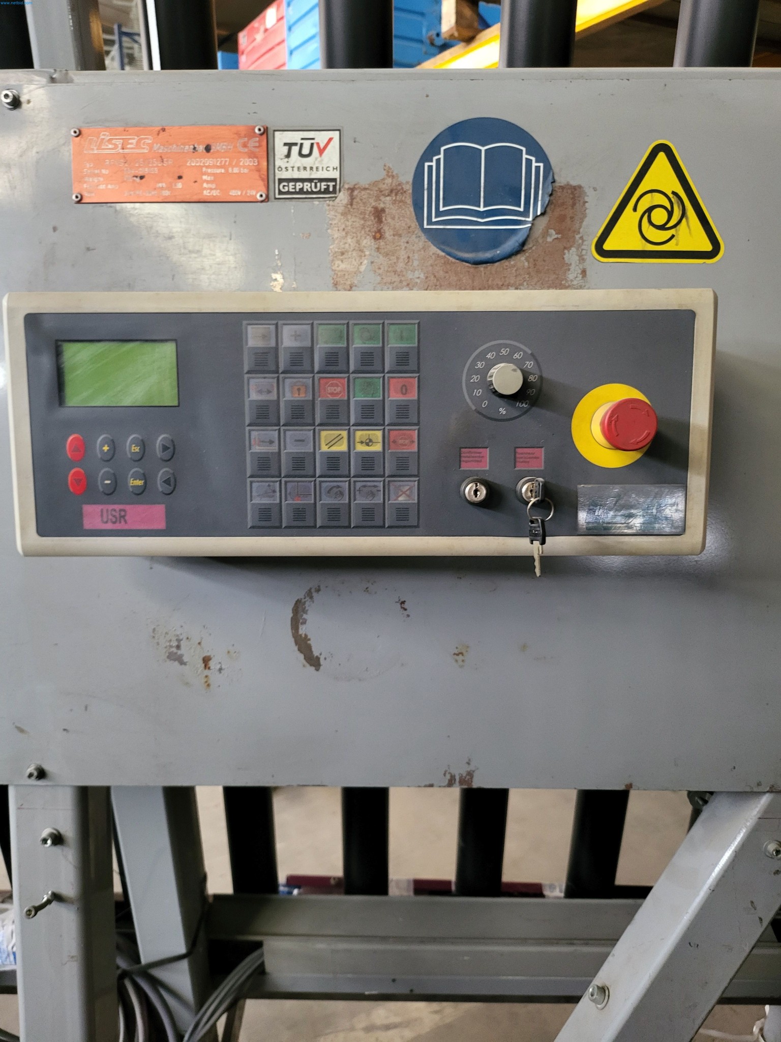 Sale of a complete warehouse of machinery for the glass industry in Spain-7