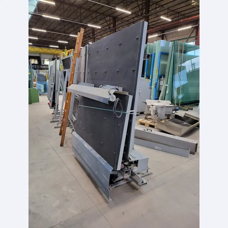 Sale of a complete warehouse of machinery for the glass industry in Spain-9