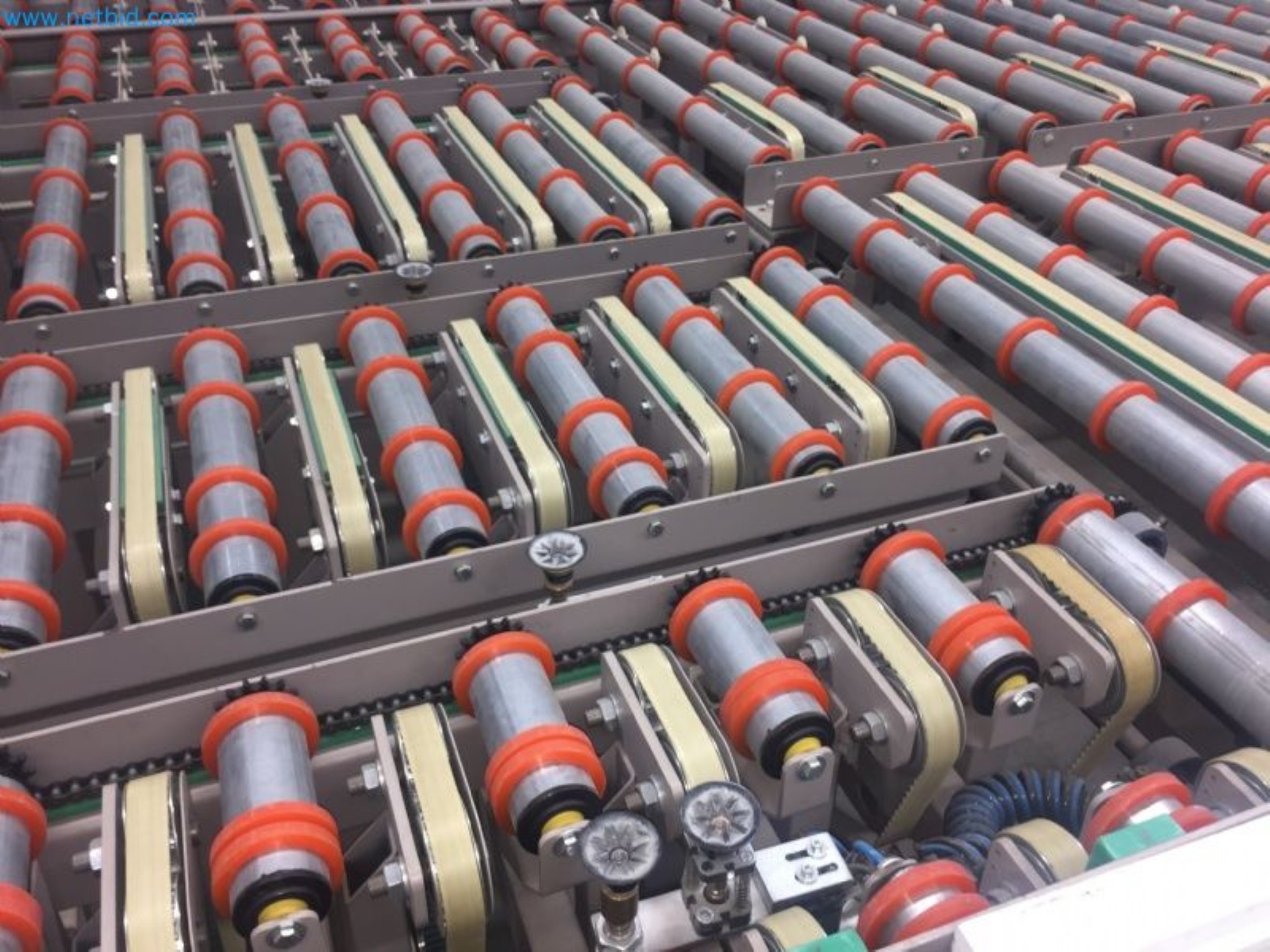 Sale of a complete warehouse of machinery for the glass industry in Spain-11