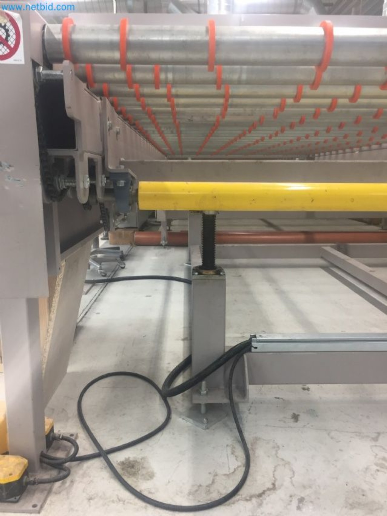 Sale of a complete warehouse of machinery for the glass industry in Spain-18