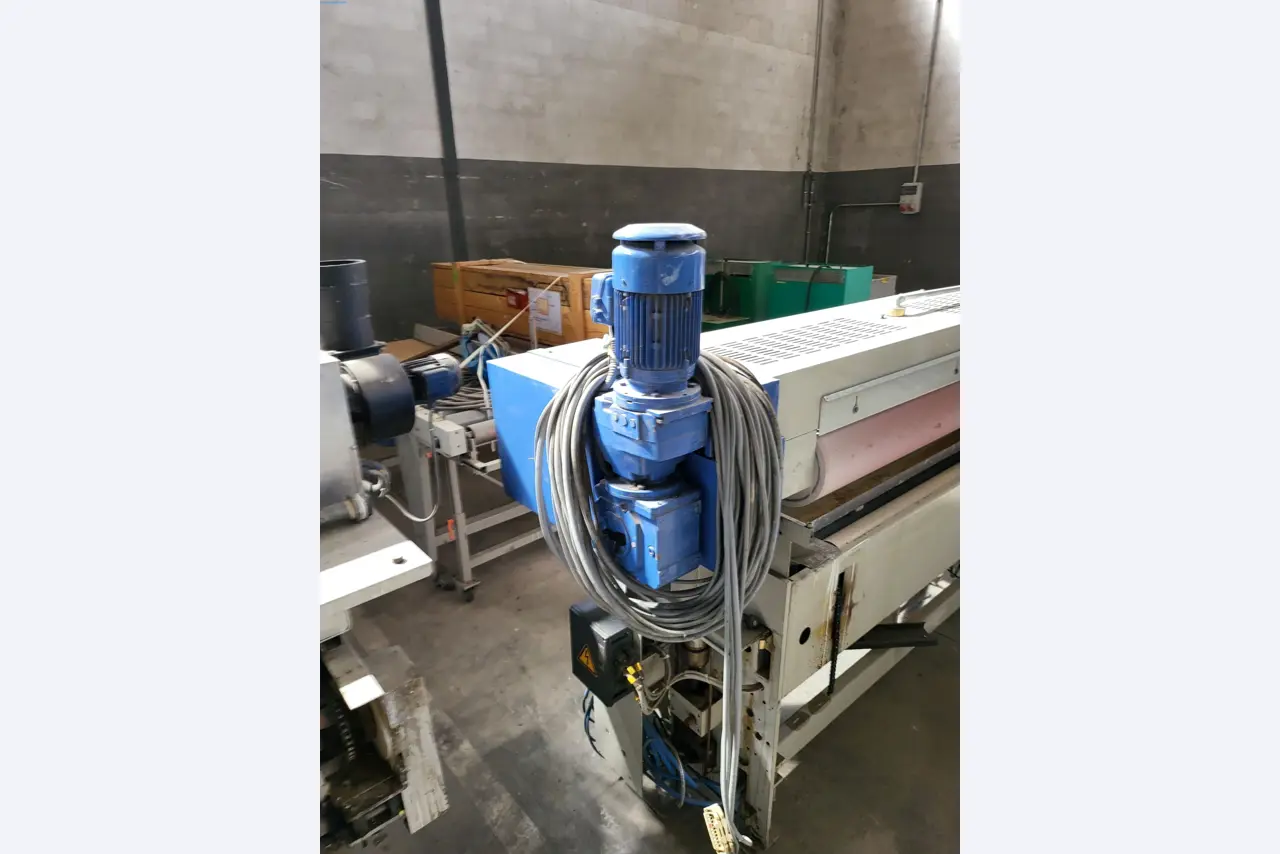 Sale of a complete warehouse of machinery for the glass industry in Spain-11