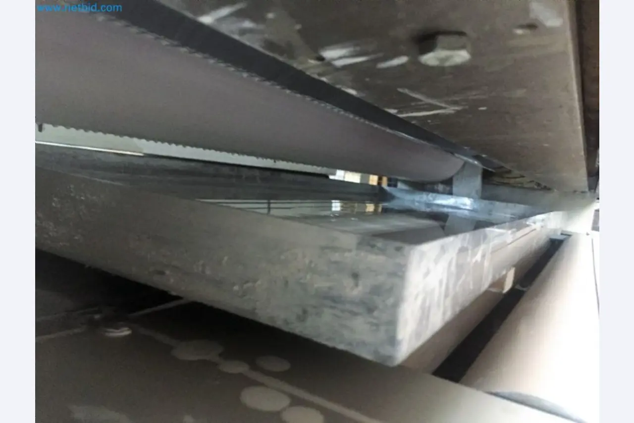 Sale of a complete warehouse of machinery for the glass industry in Spain-15