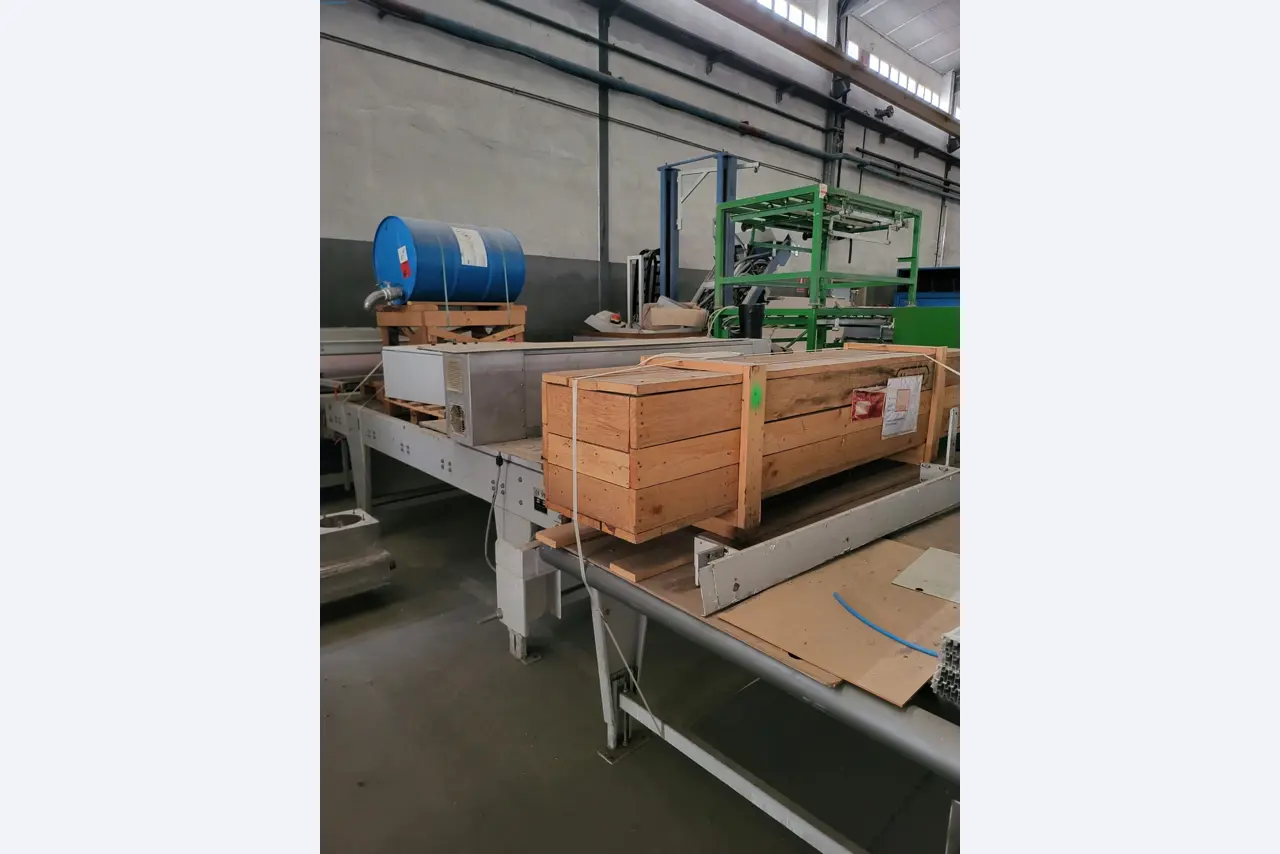 Sale of a complete warehouse of machinery for the glass industry in Spain-3