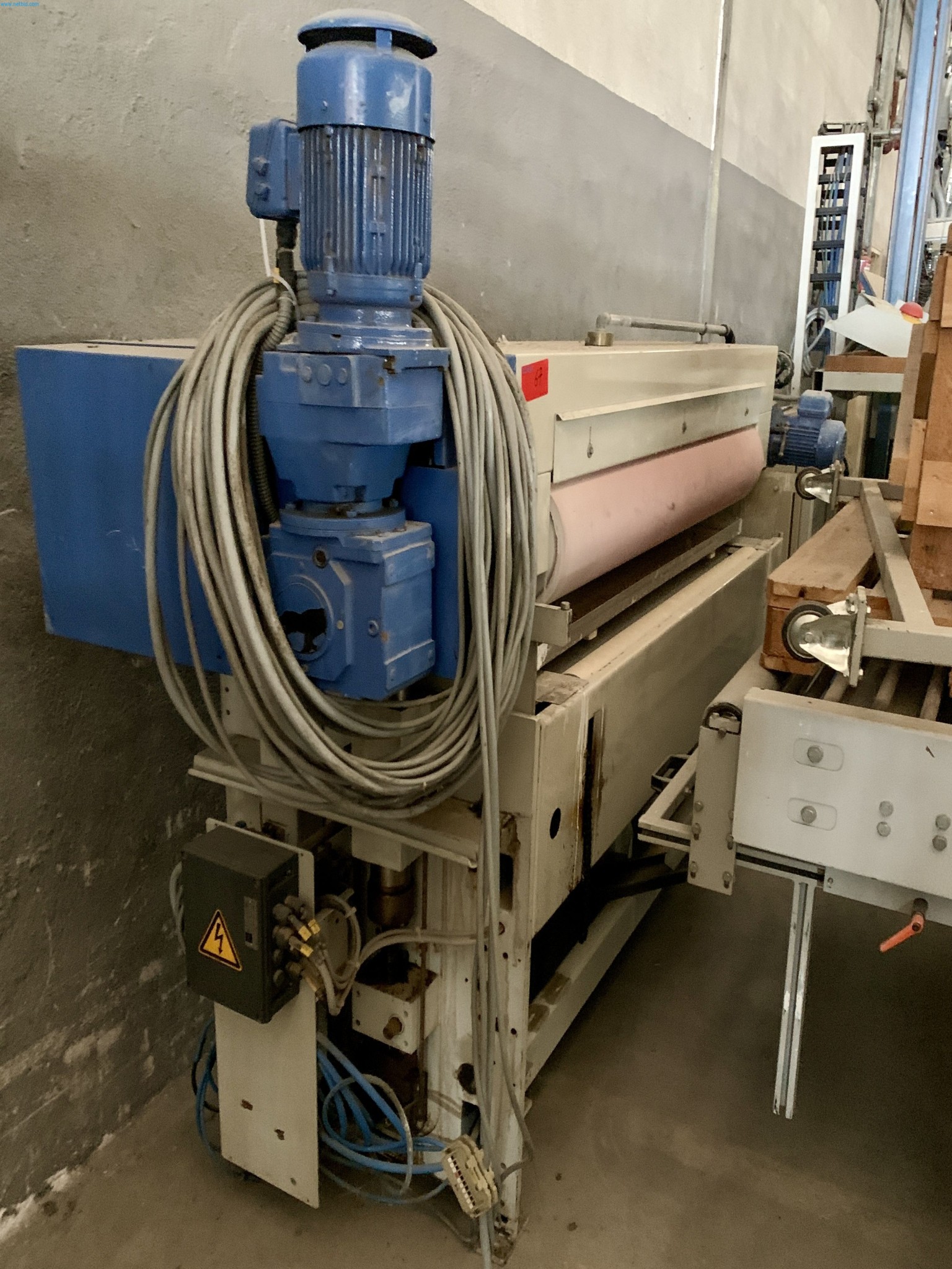 Sale of a complete warehouse of machinery for the glass industry in Spain-5