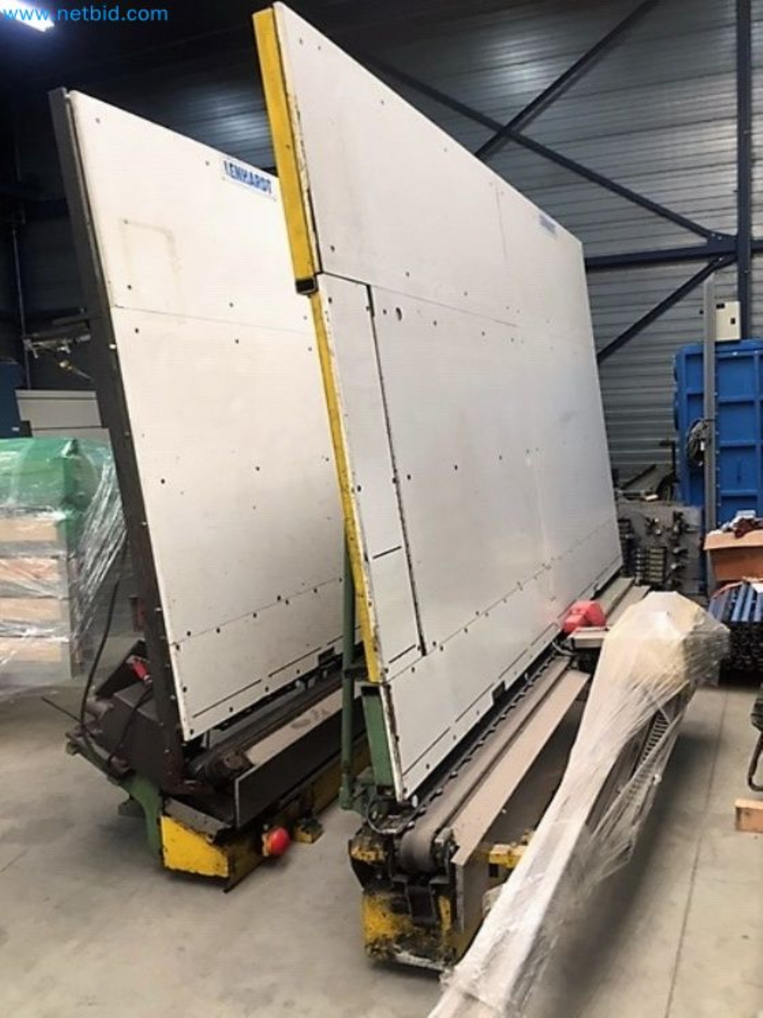 Sale of a complete warehouse of machinery for the glass industry in Spain-12