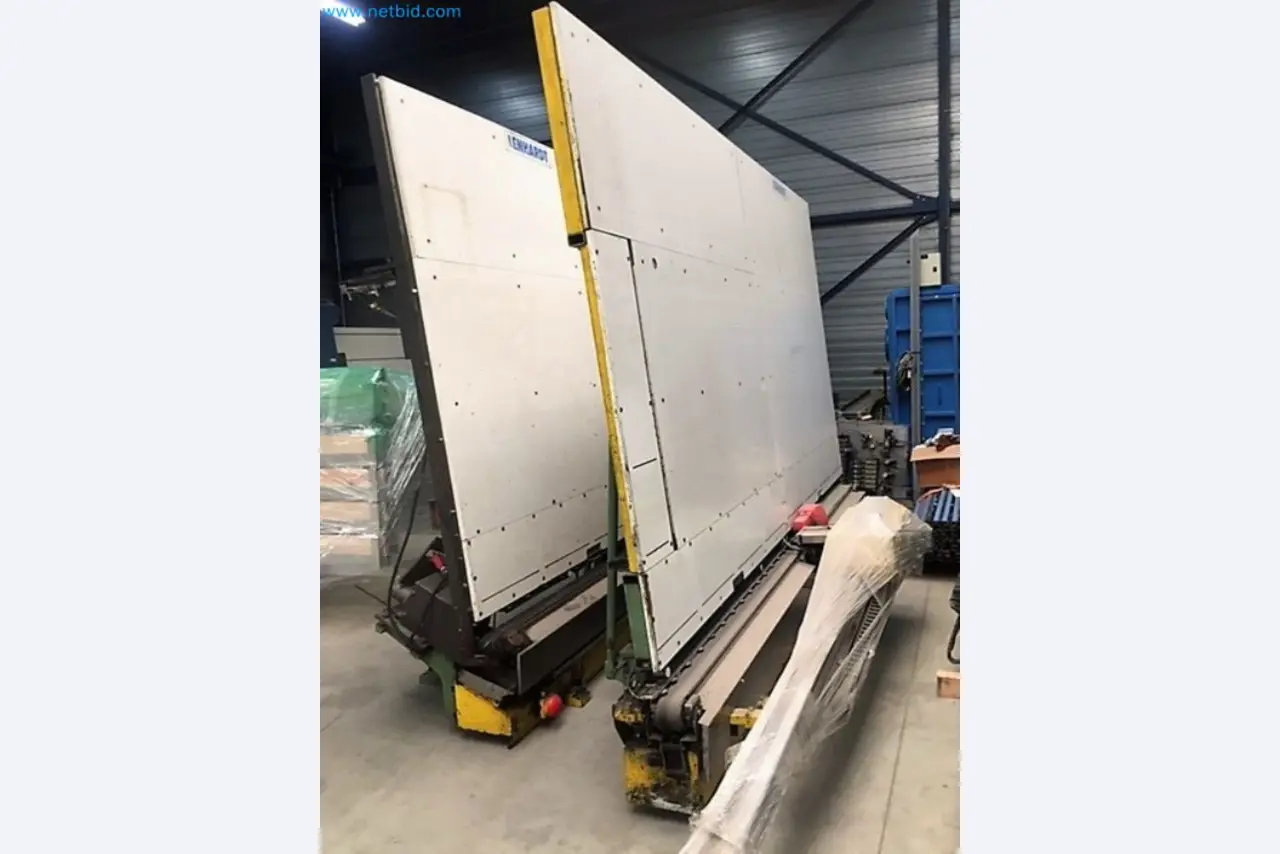 Sale of a complete warehouse of machinery for the glass industry in Spain-12