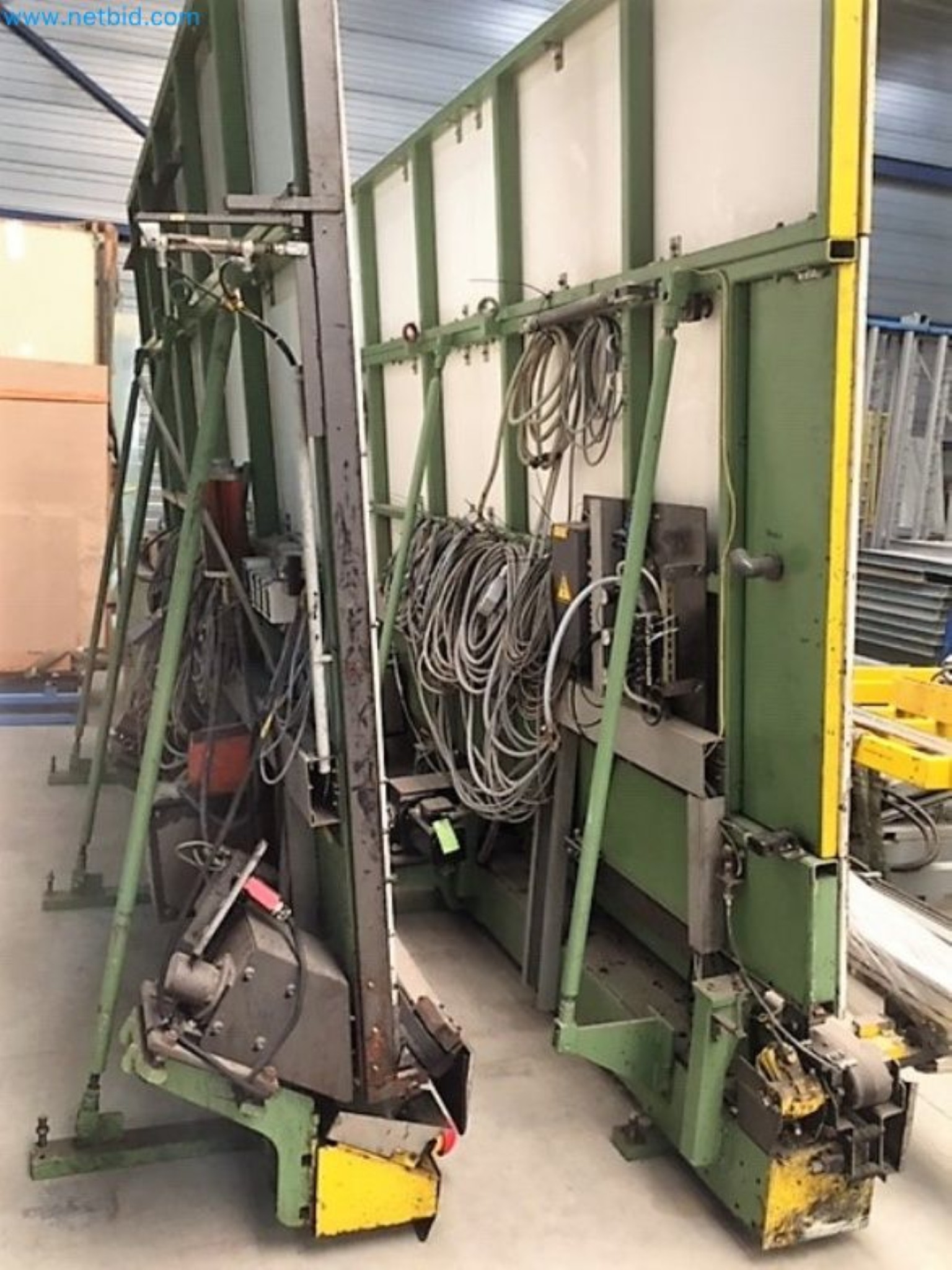 Sale of a complete warehouse of machinery for the glass industry in Spain-13