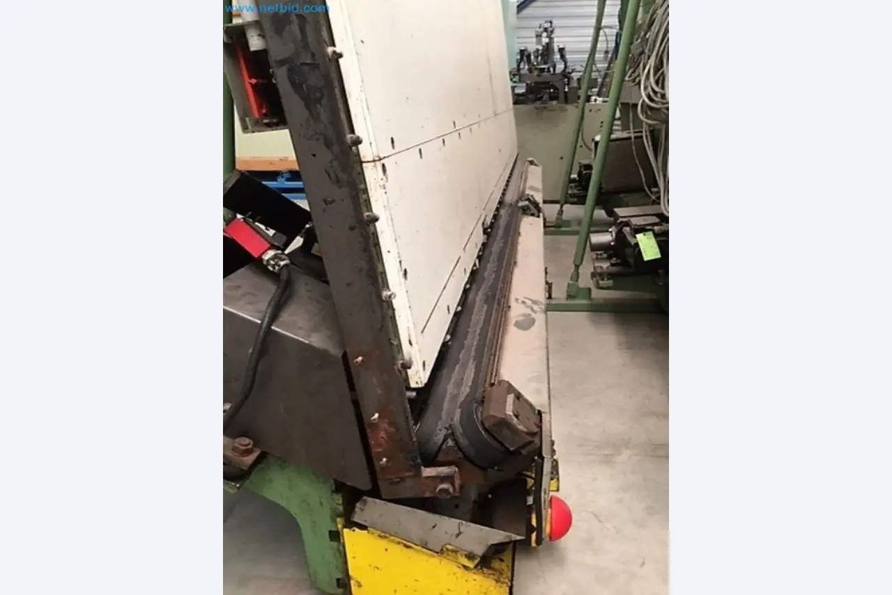 Sale of a complete warehouse of machinery for the glass industry in Spain-14