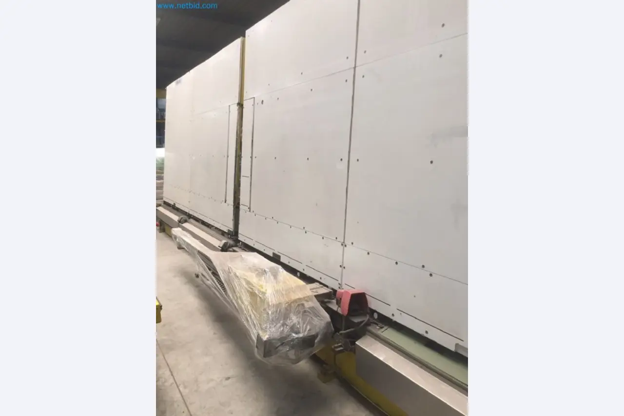 Sale of a complete warehouse of machinery for the glass industry in Spain-15