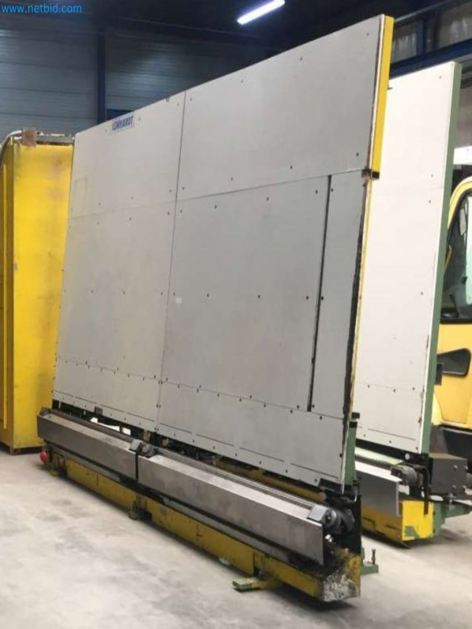 Sale of a complete warehouse of machinery for the glass industry in Spain-4