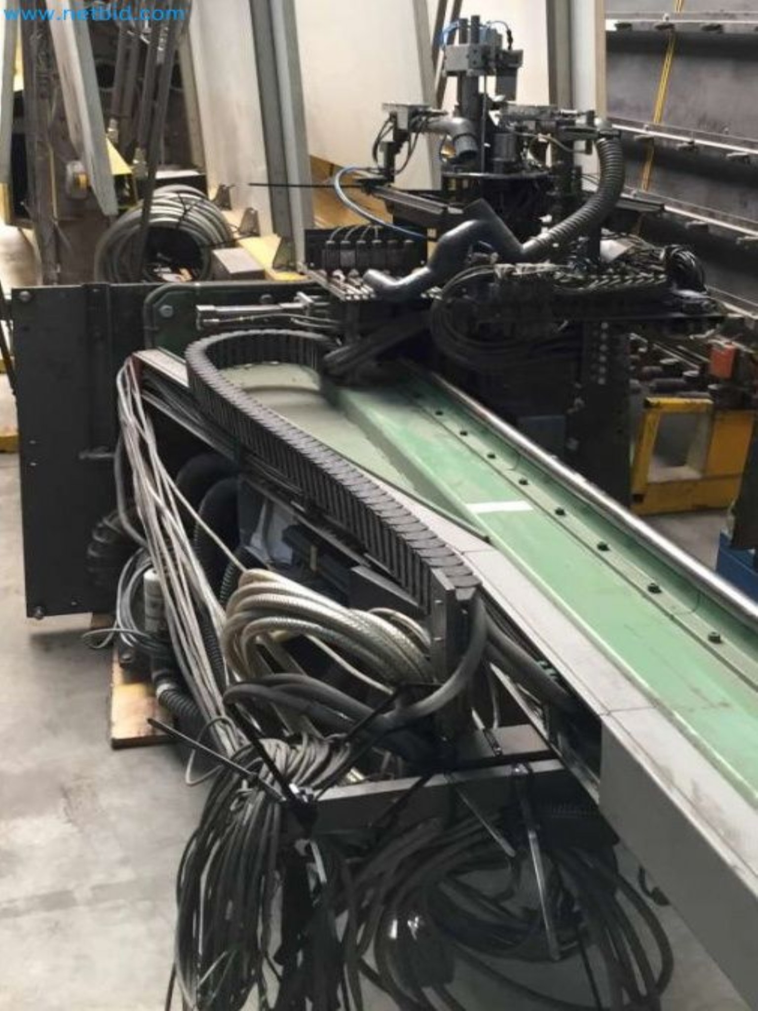 Sale of a complete warehouse of machinery for the glass industry in Spain-5