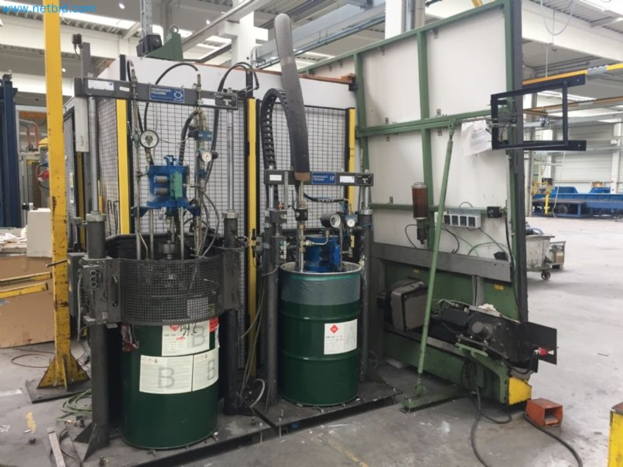 Sale of a complete warehouse of machinery for the glass industry in Spain-7