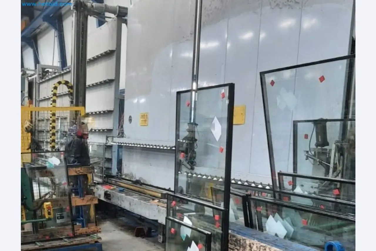 Sale of a complete warehouse of machinery for the glass industry in Spain-1