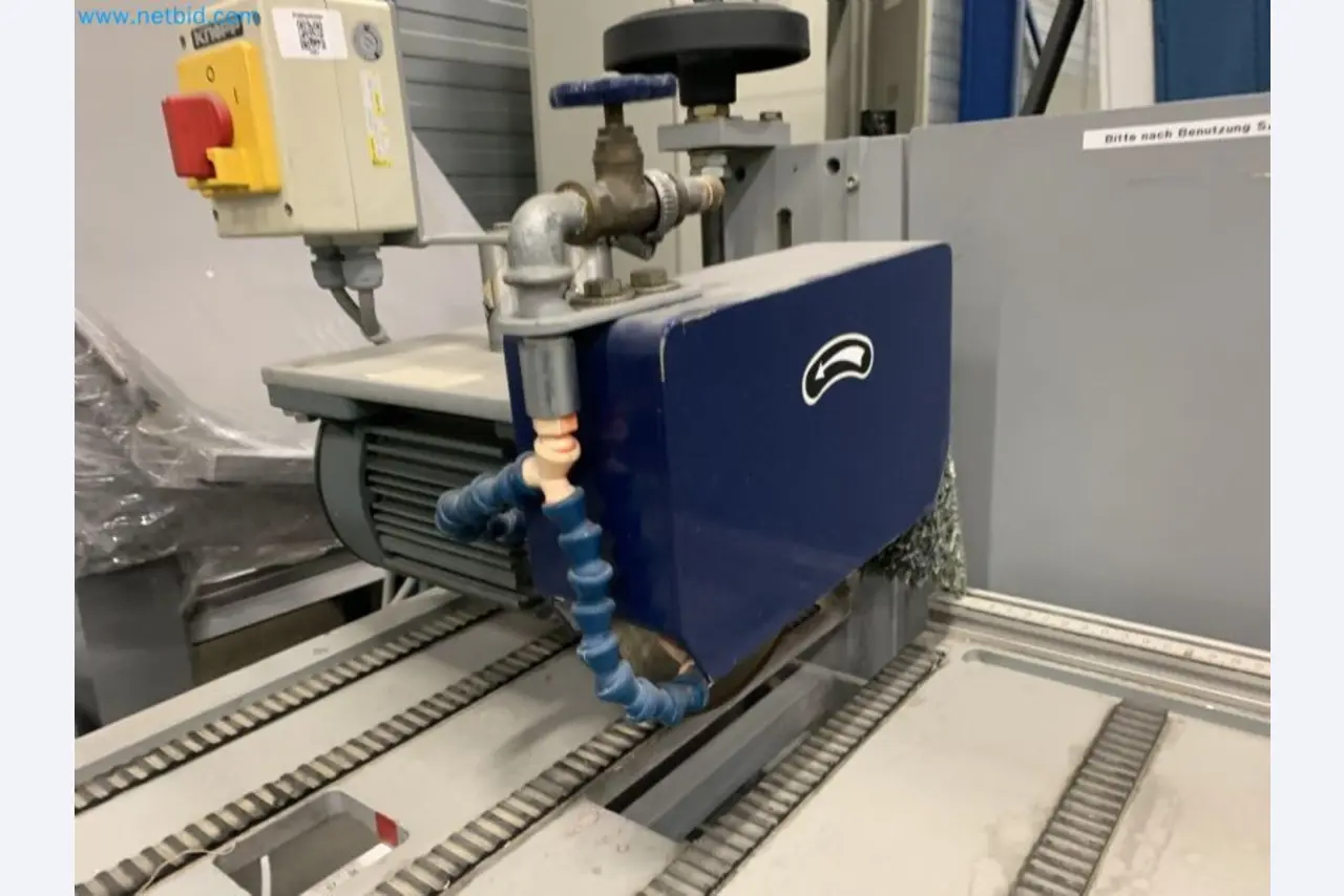 Sale of a complete warehouse of machinery for the glass industry in Spain-10