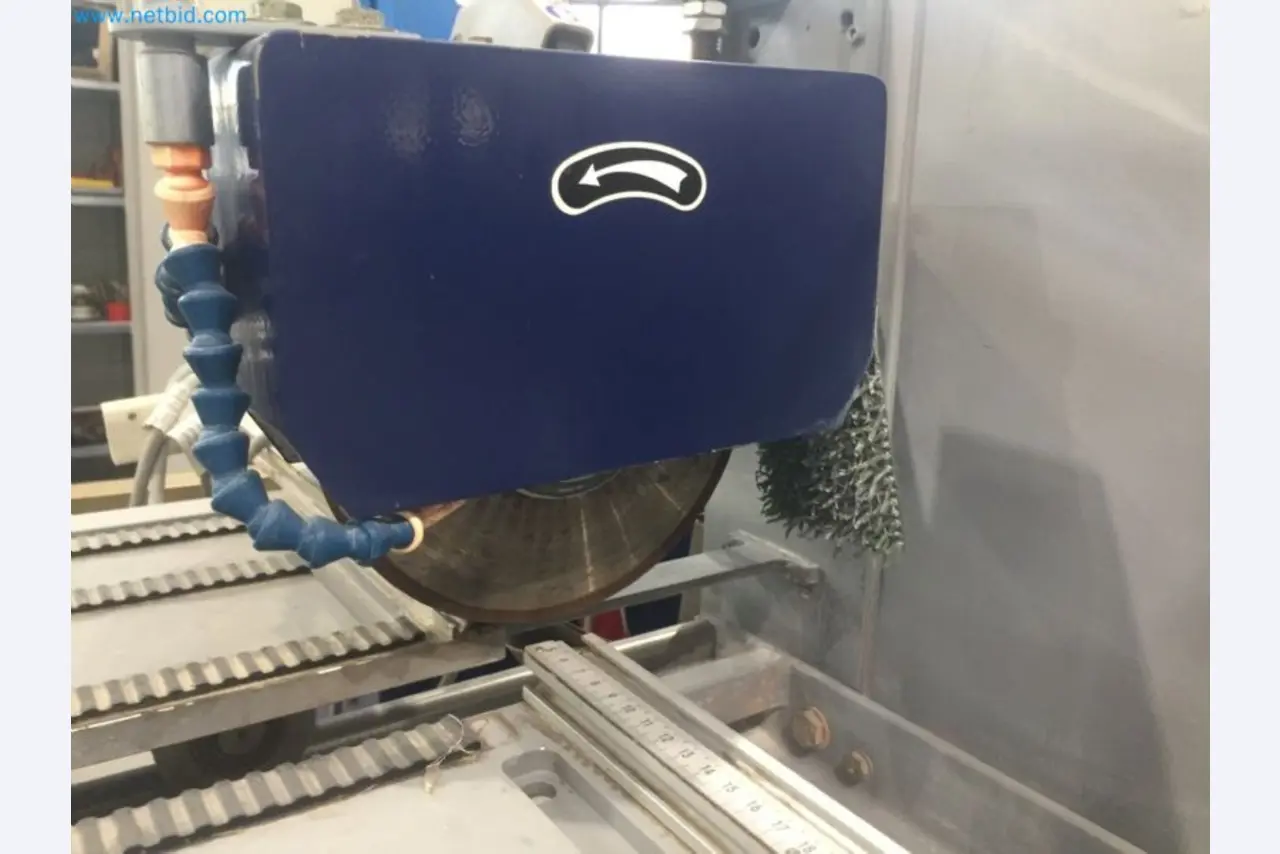 Sale of a complete warehouse of machinery for the glass industry in Spain-11