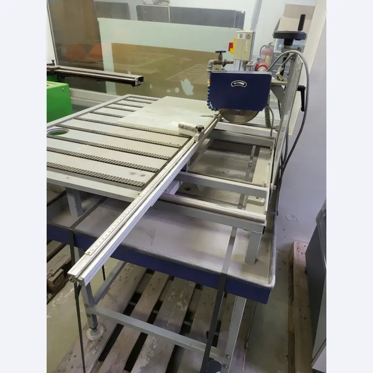 Sale of a complete warehouse of machinery for the glass industry in Spain-4