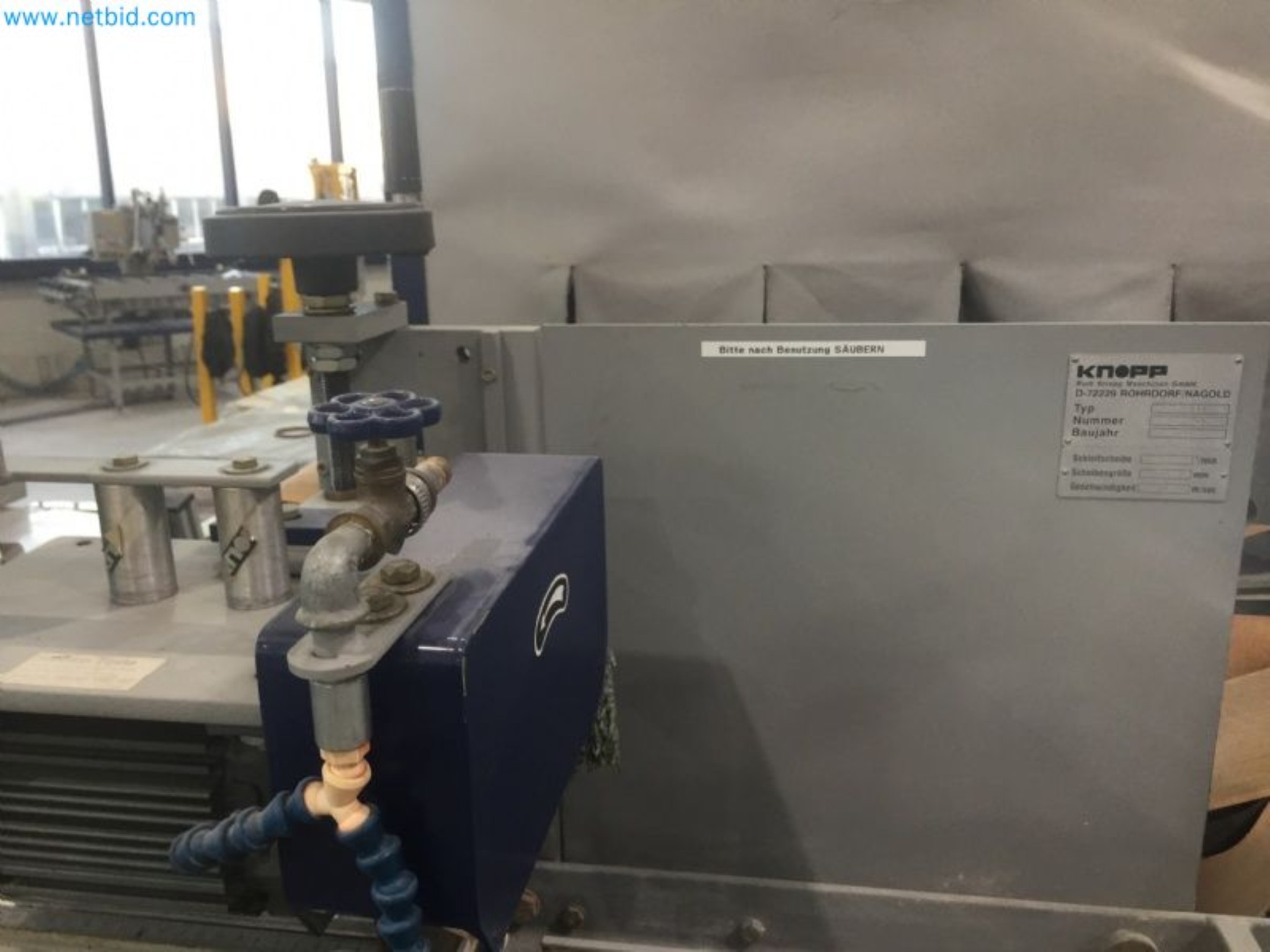 Sale of a complete warehouse of machinery for the glass industry in Spain-9