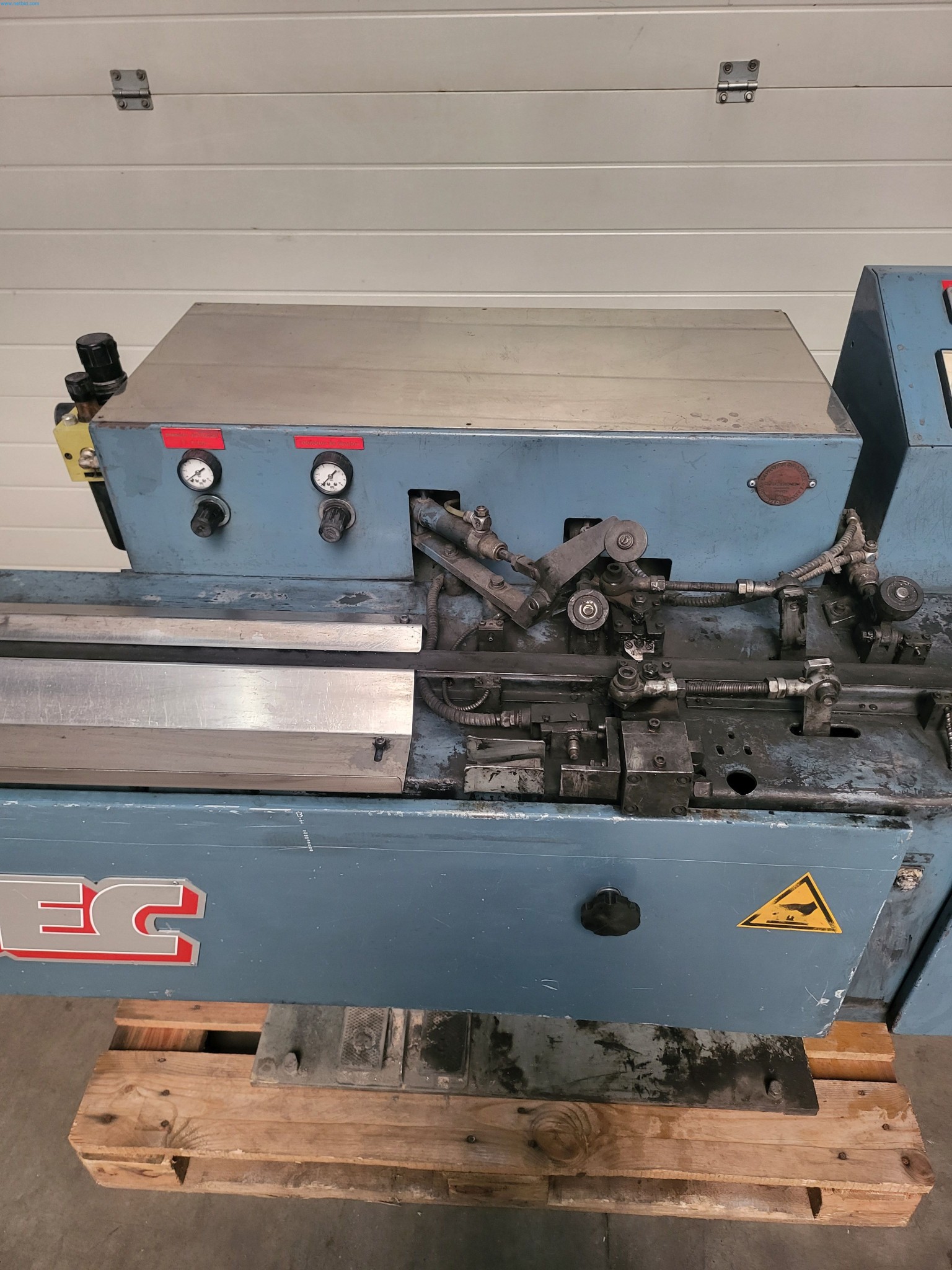 Sale of a complete warehouse of machinery for the glass industry in Spain-5