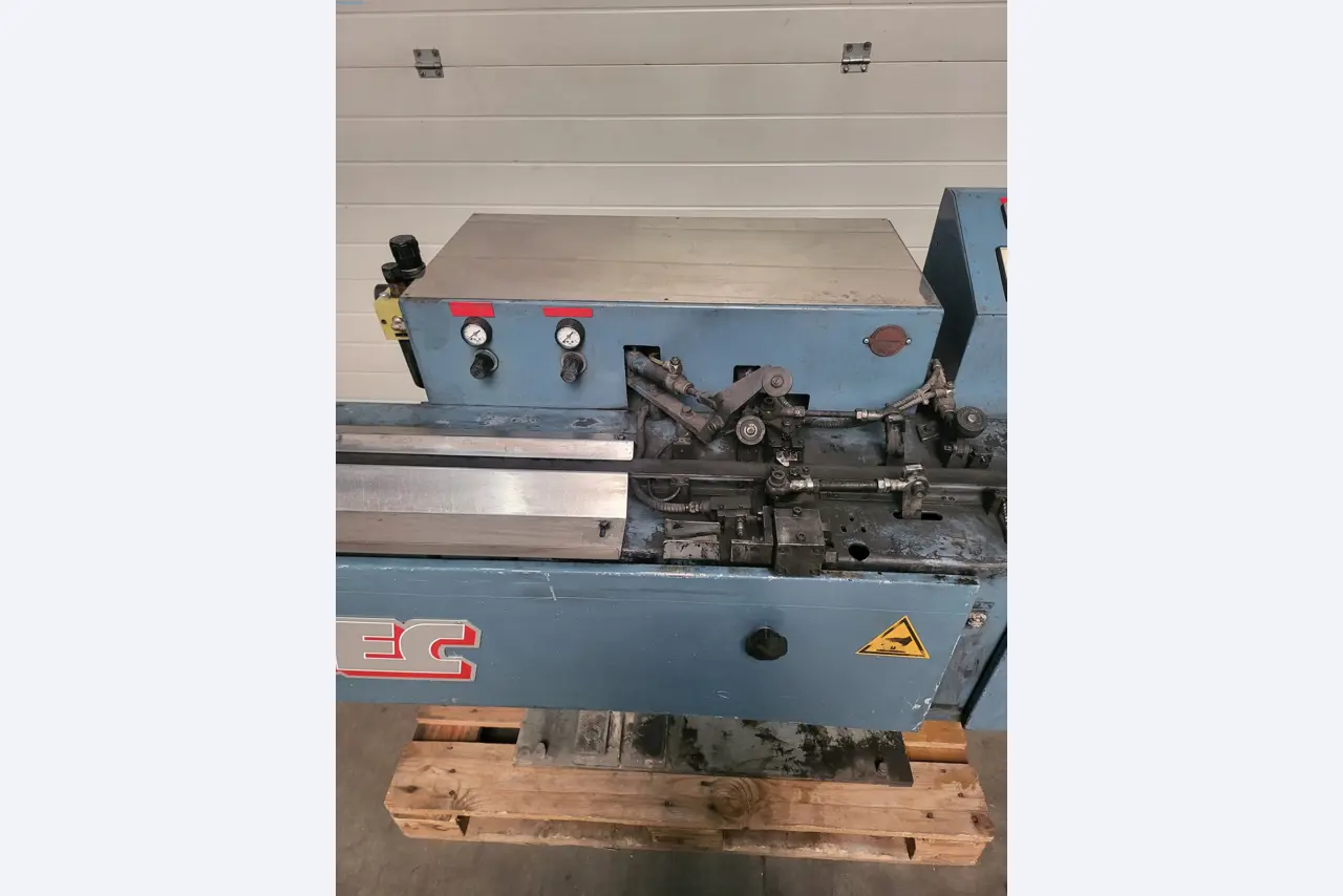 Sale of a complete warehouse of machinery for the glass industry in Spain-5