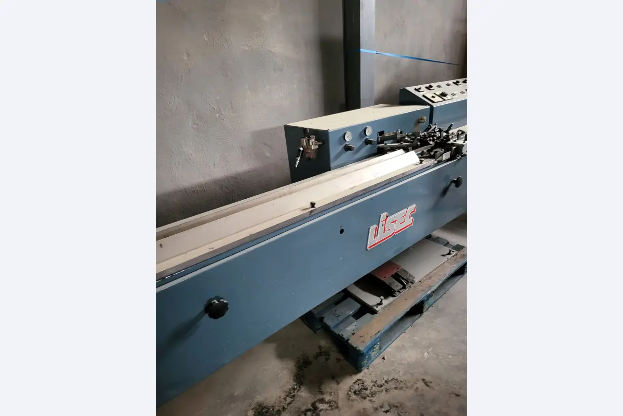 Sale of a complete warehouse of machinery for the glass industry in Spain-8