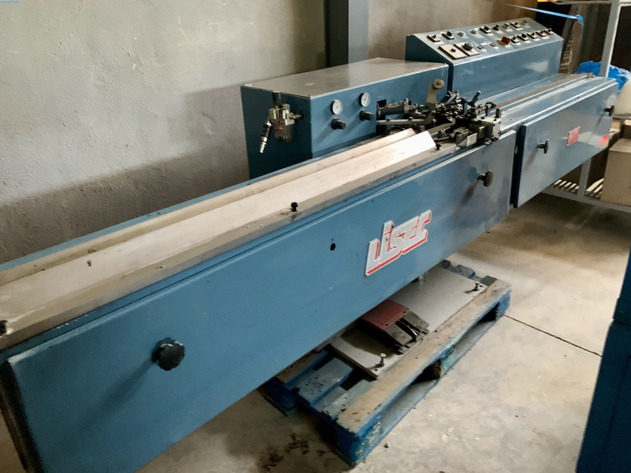 Sale of a complete warehouse of machinery for the glass industry in Spain-9