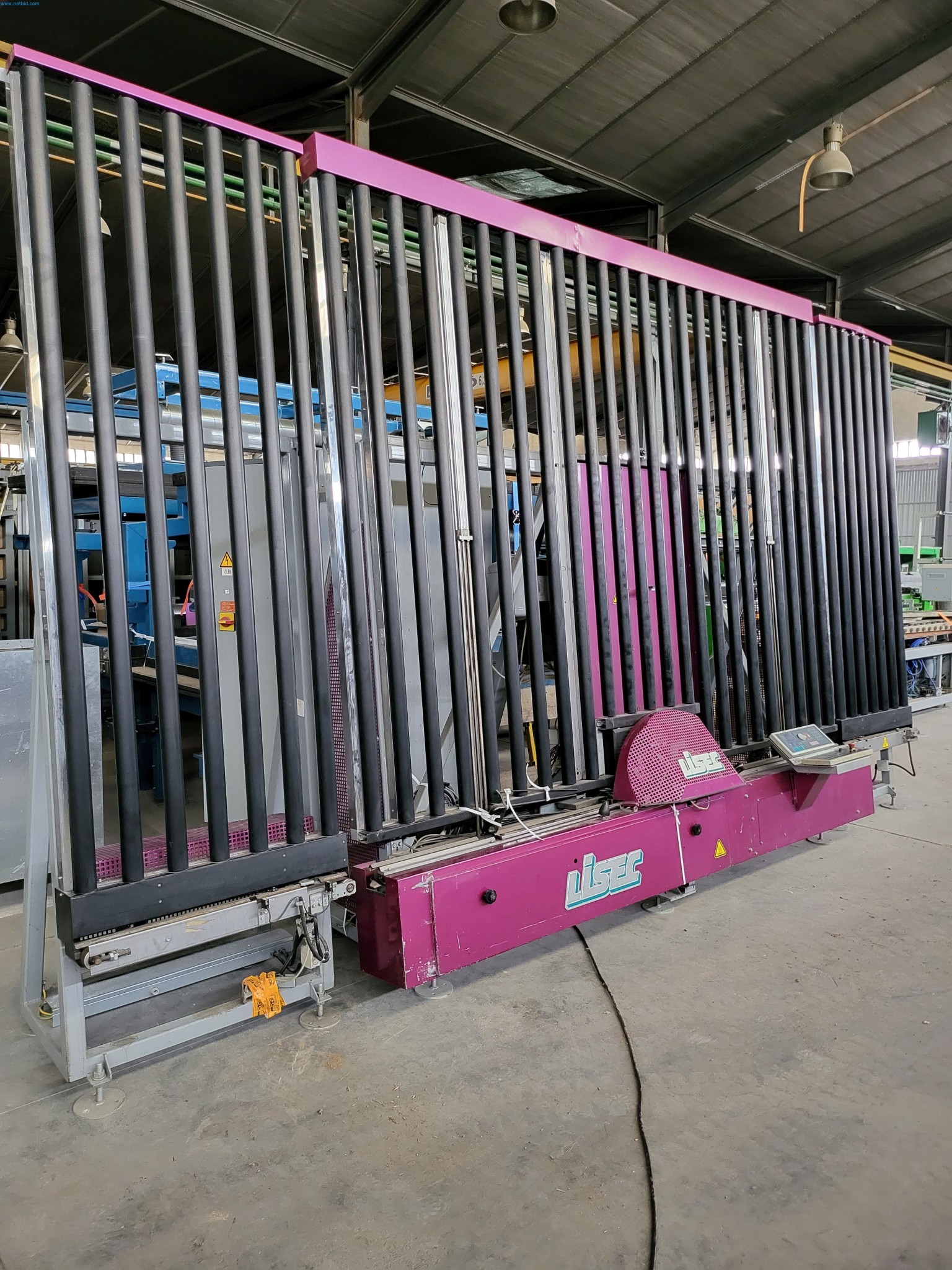 Sale of a complete warehouse of machinery for the glass industry in Spain-18