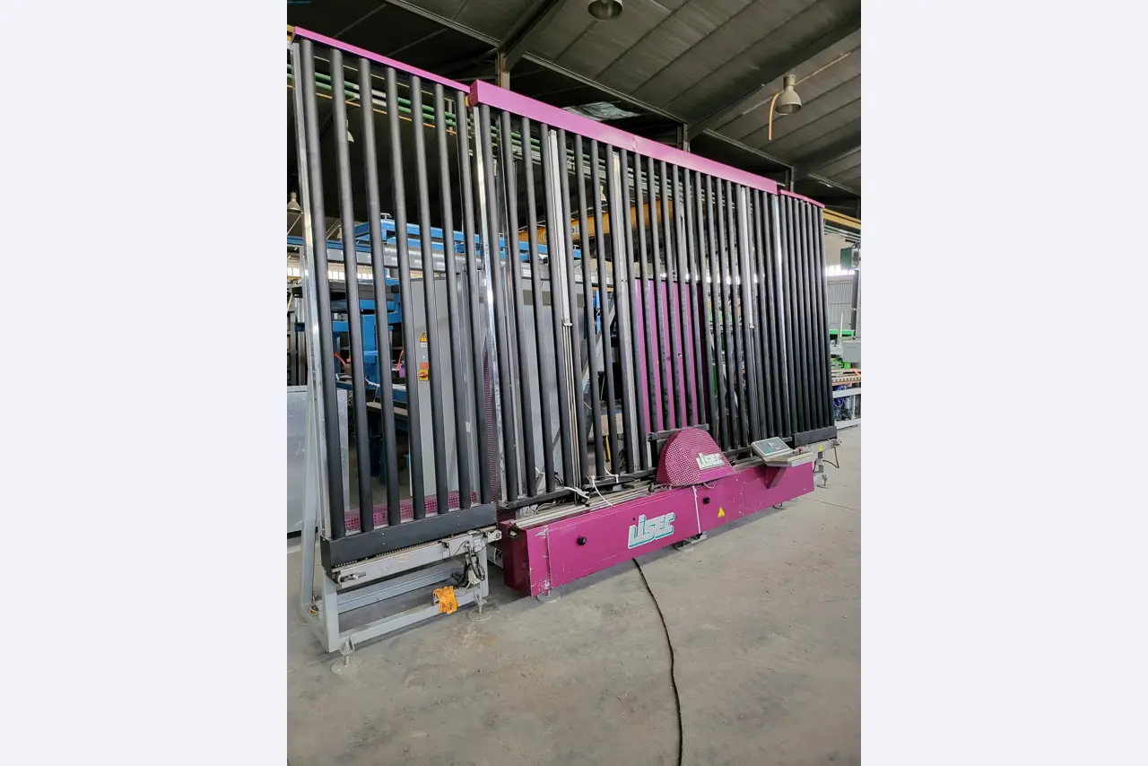 Sale of a complete warehouse of machinery for the glass industry in Spain-18