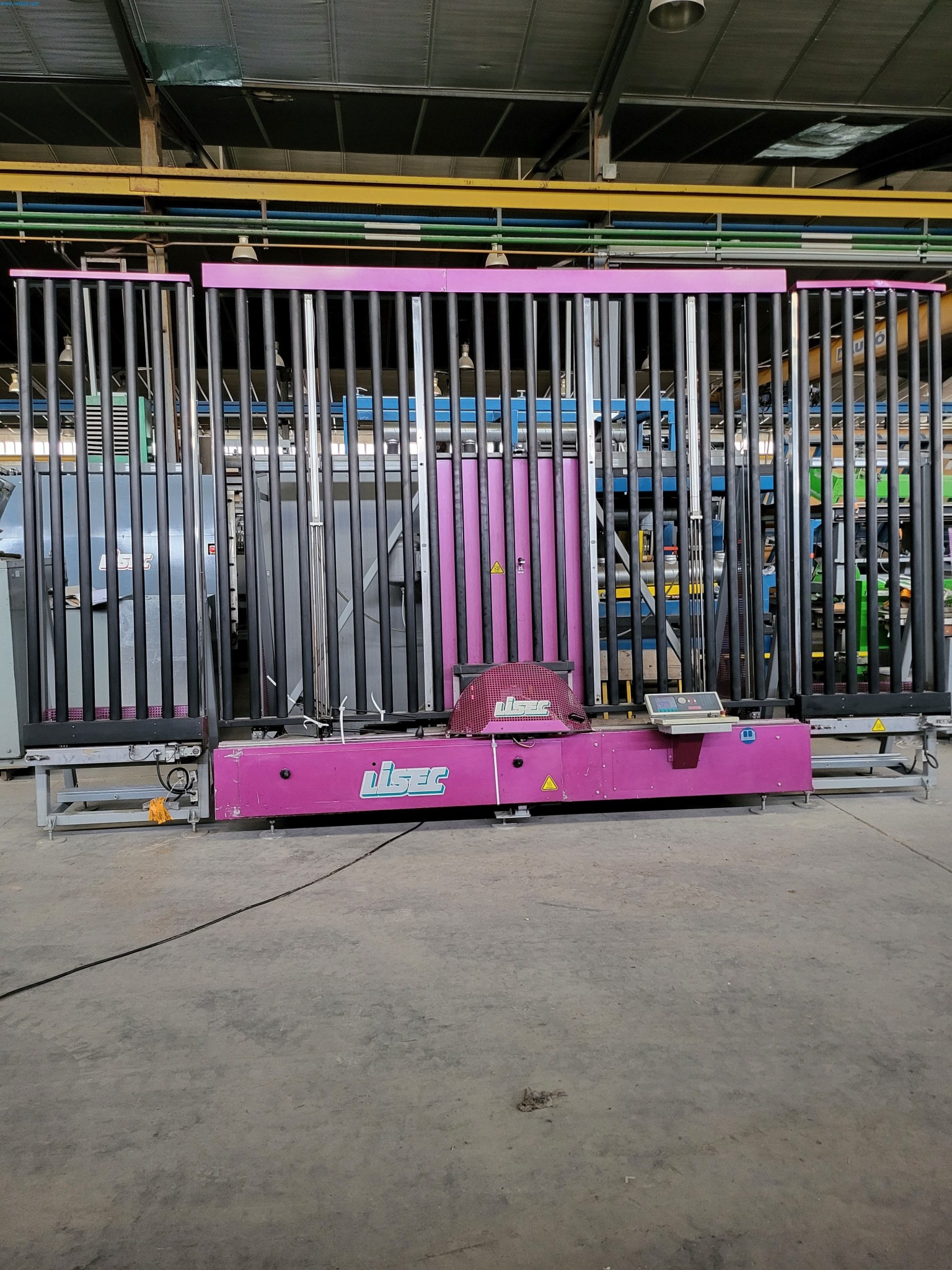 Sale of a complete warehouse of machinery for the glass industry in Spain-19