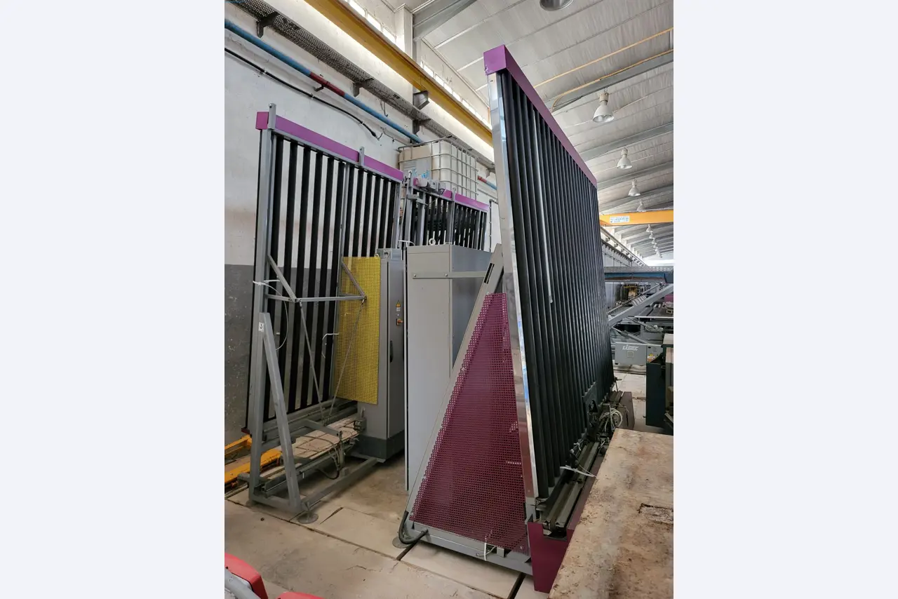 Sale of a complete warehouse of machinery for the glass industry in Spain-20