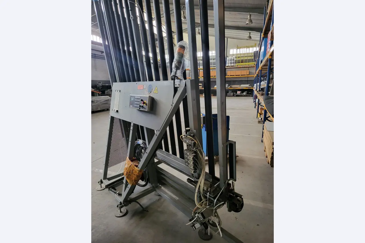 Sale of a complete warehouse of machinery for the glass industry in Spain-22