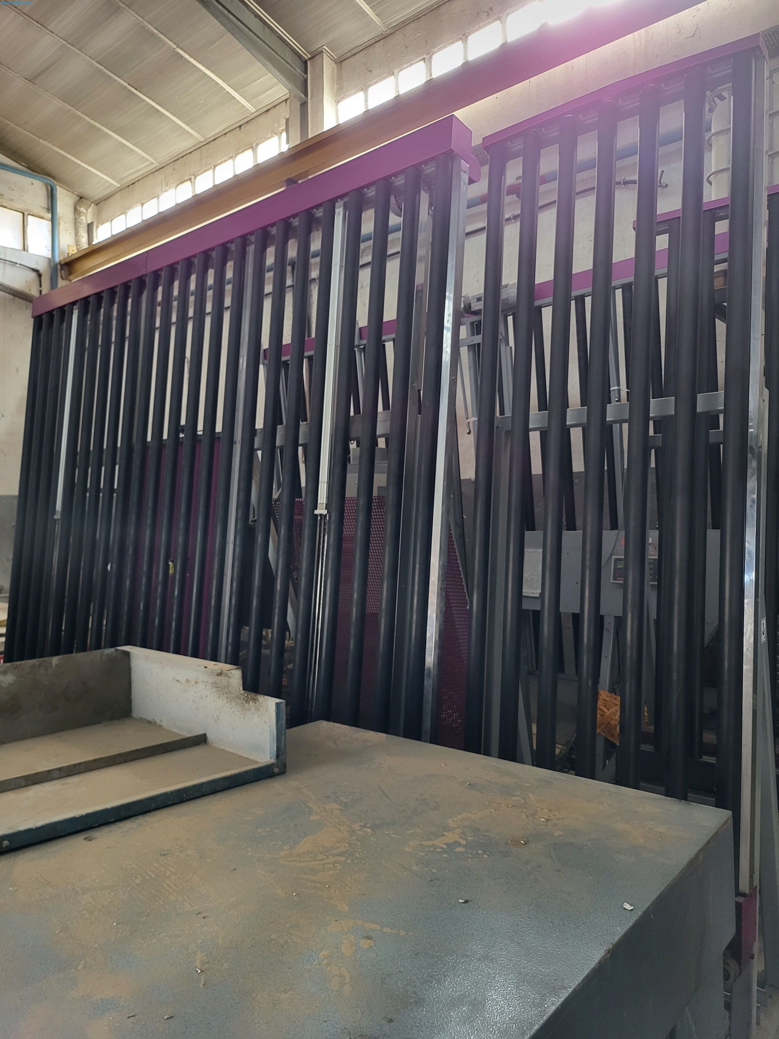 Sale of a complete warehouse of machinery for the glass industry in Spain-25