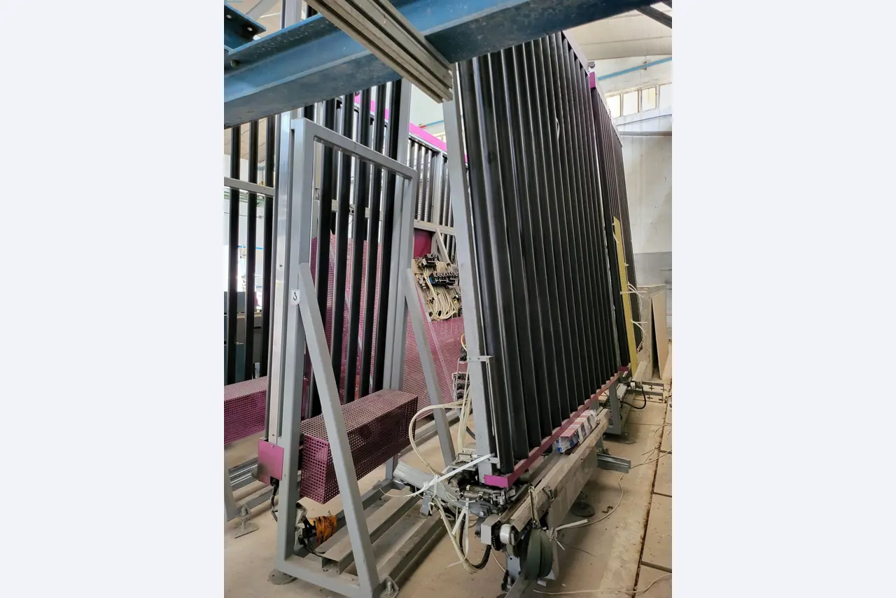 Sale of a complete warehouse of machinery for the glass industry in Spain-27