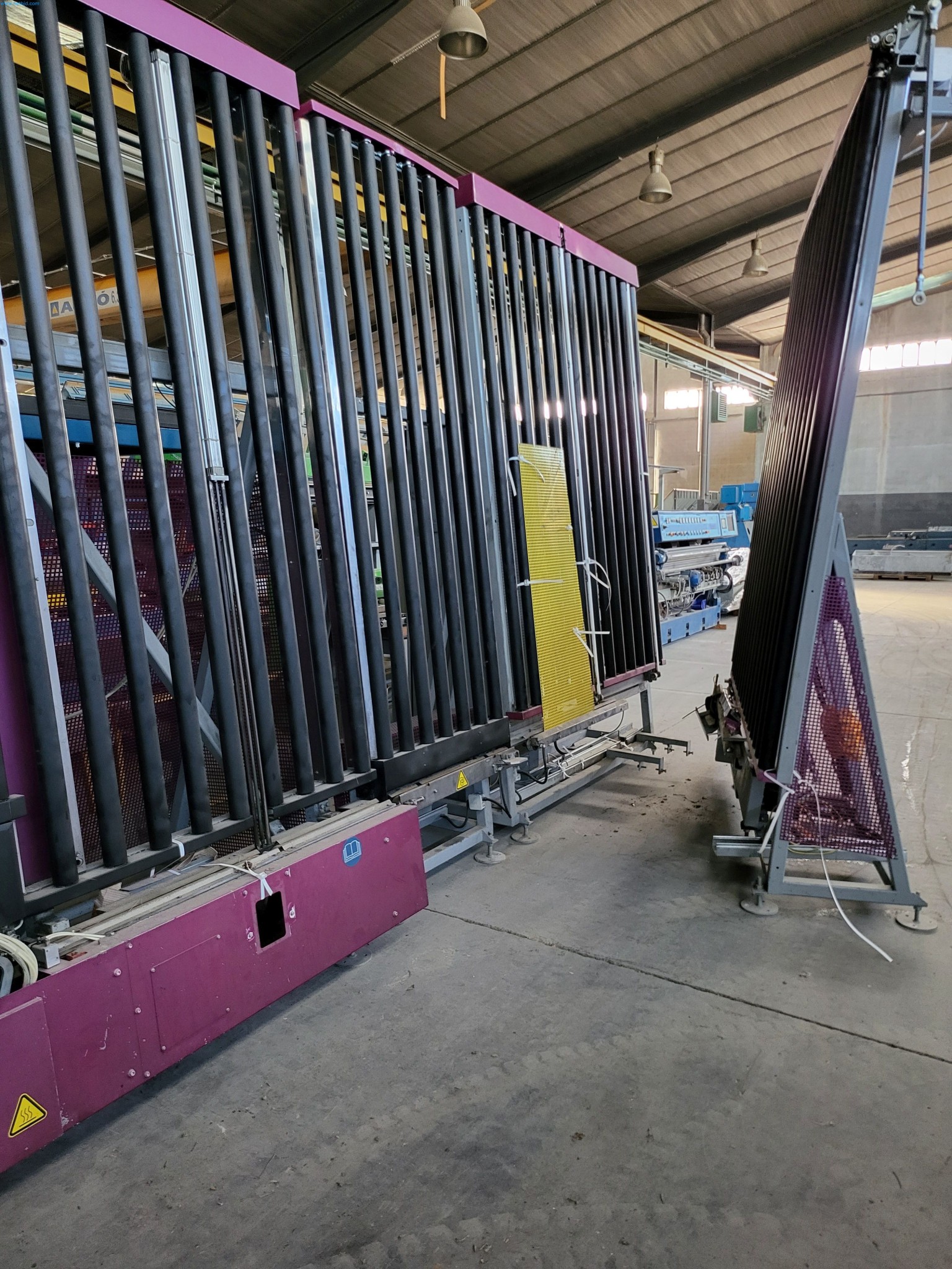 Sale of a complete warehouse of machinery for the glass industry in Spain-29