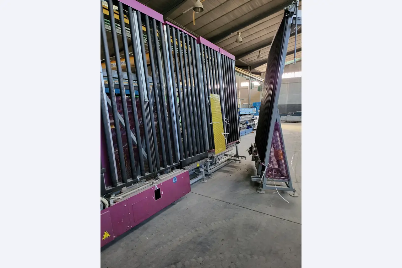 Sale of a complete warehouse of machinery for the glass industry in Spain-29