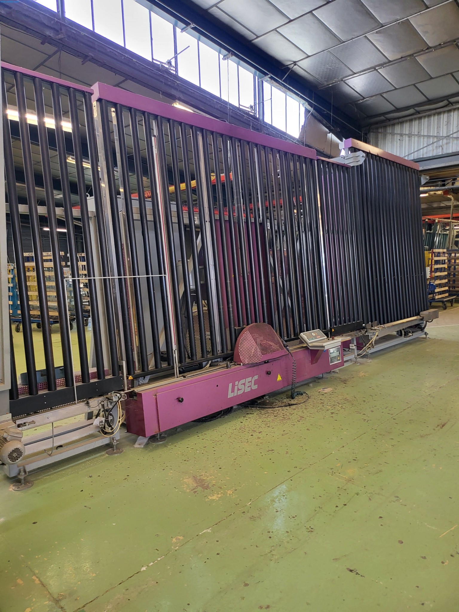 Sale of a complete warehouse of machinery for the glass industry in Spain-2