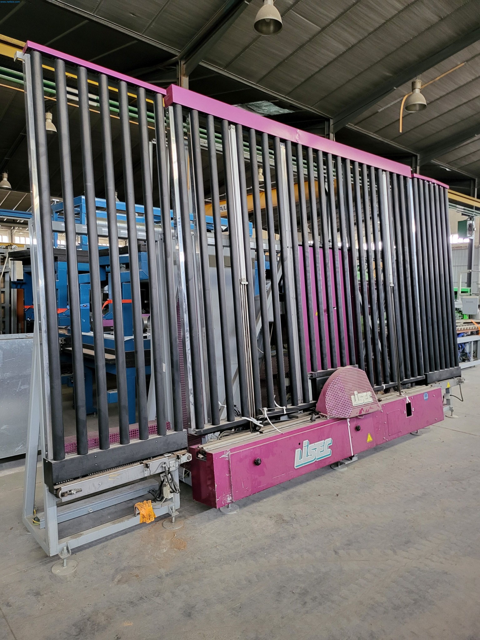 Sale of a complete warehouse of machinery for the glass industry in Spain-30