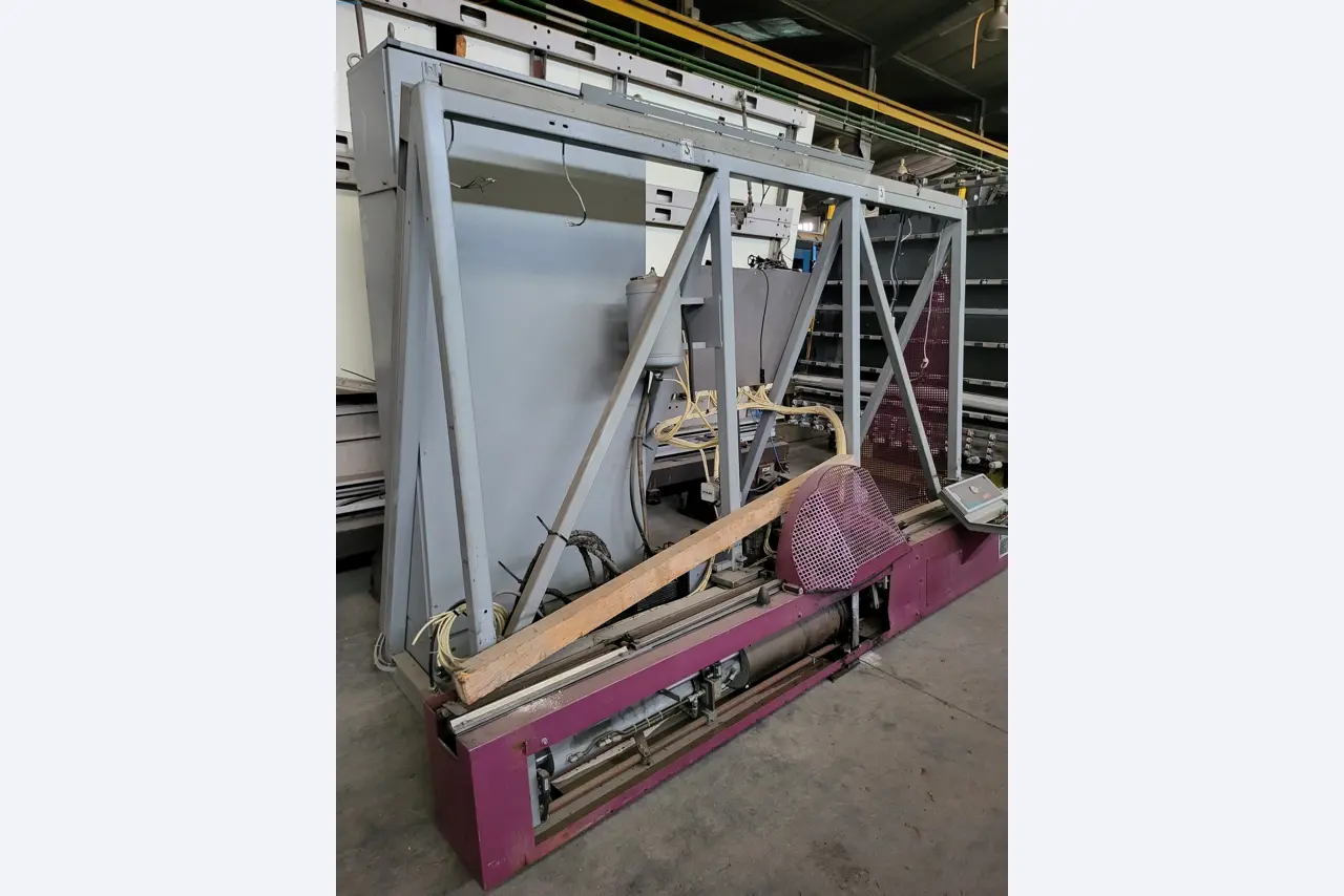 Sale of a complete warehouse of machinery for the glass industry in Spain-33