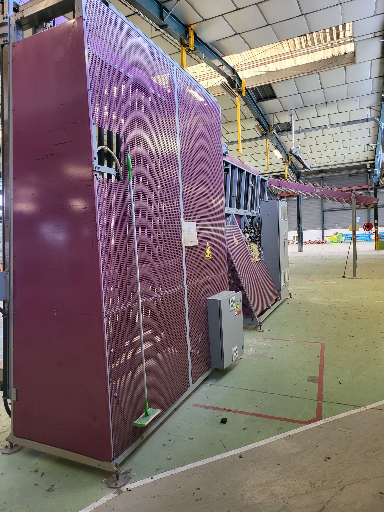 Sale of a complete warehouse of machinery for the glass industry in Spain-35