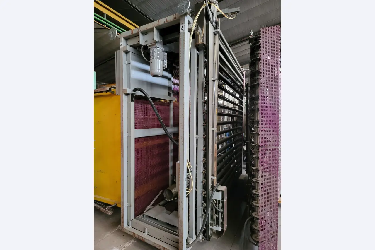 Sale of a complete warehouse of machinery for the glass industry in Spain-36